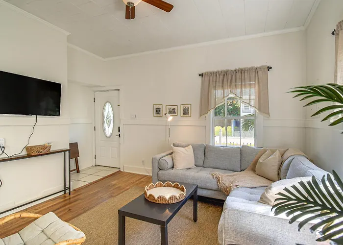 1 Mi To Dtwn! Extended Holiday home