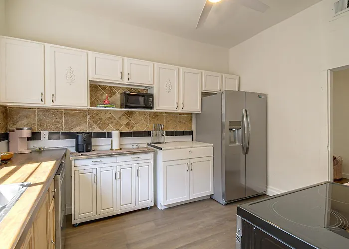 Holiday home 1 Mi To Dtwn! Extended *