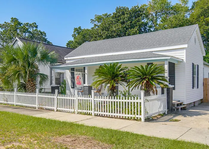 Holiday home 1 Mi To Dtwn! Extended